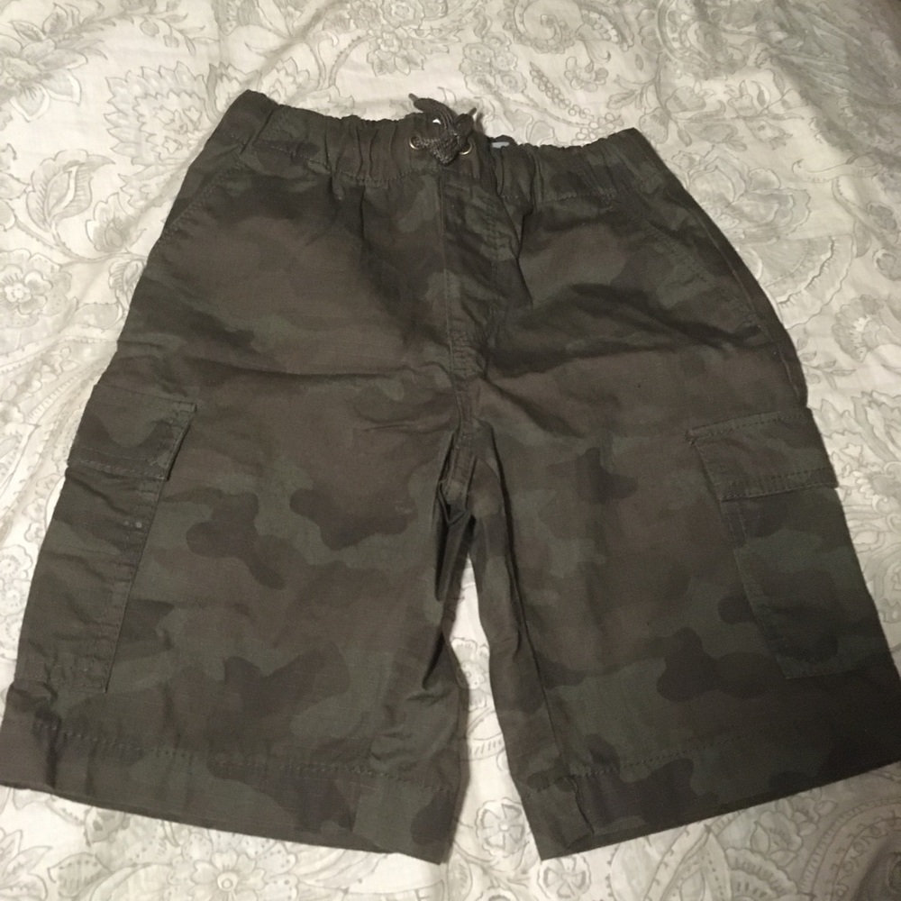 Old Navy Boys Camo Shorts - Picture 1 of 4